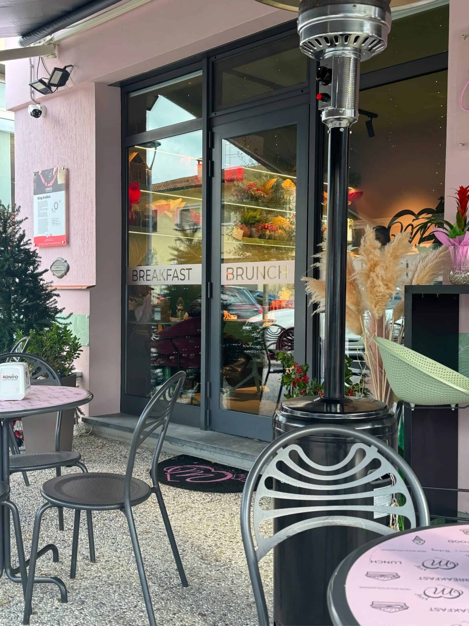 Marina's Bakery a Porcari locale brunch pasticceria