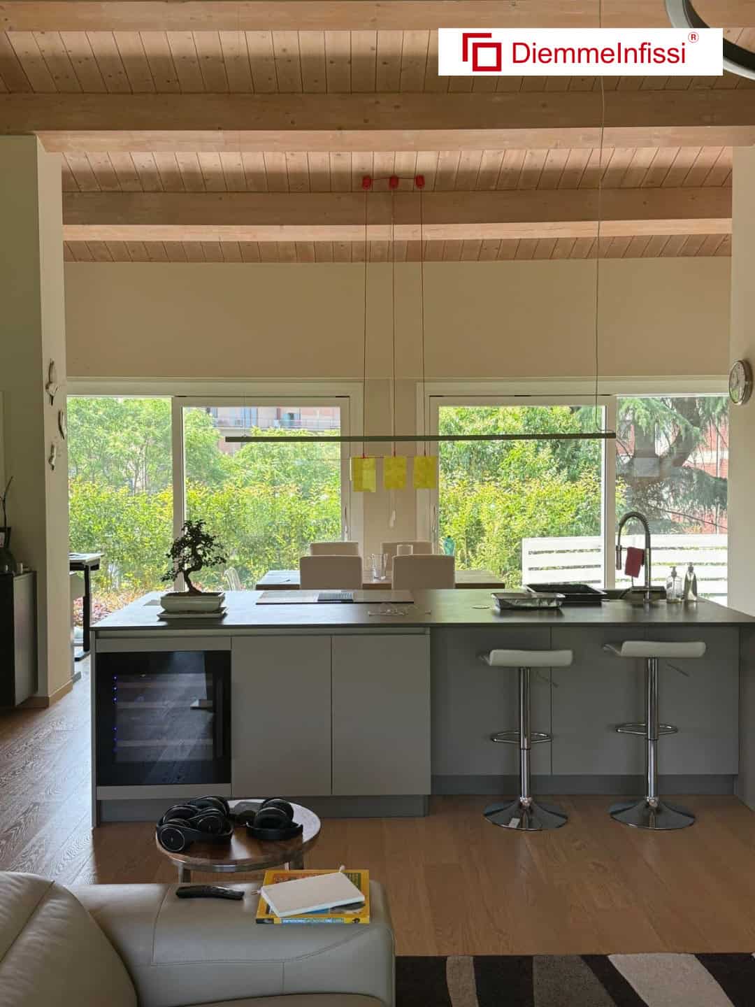 Foto cucina con serramenti scorrevoli eleganti e performanti Internorm